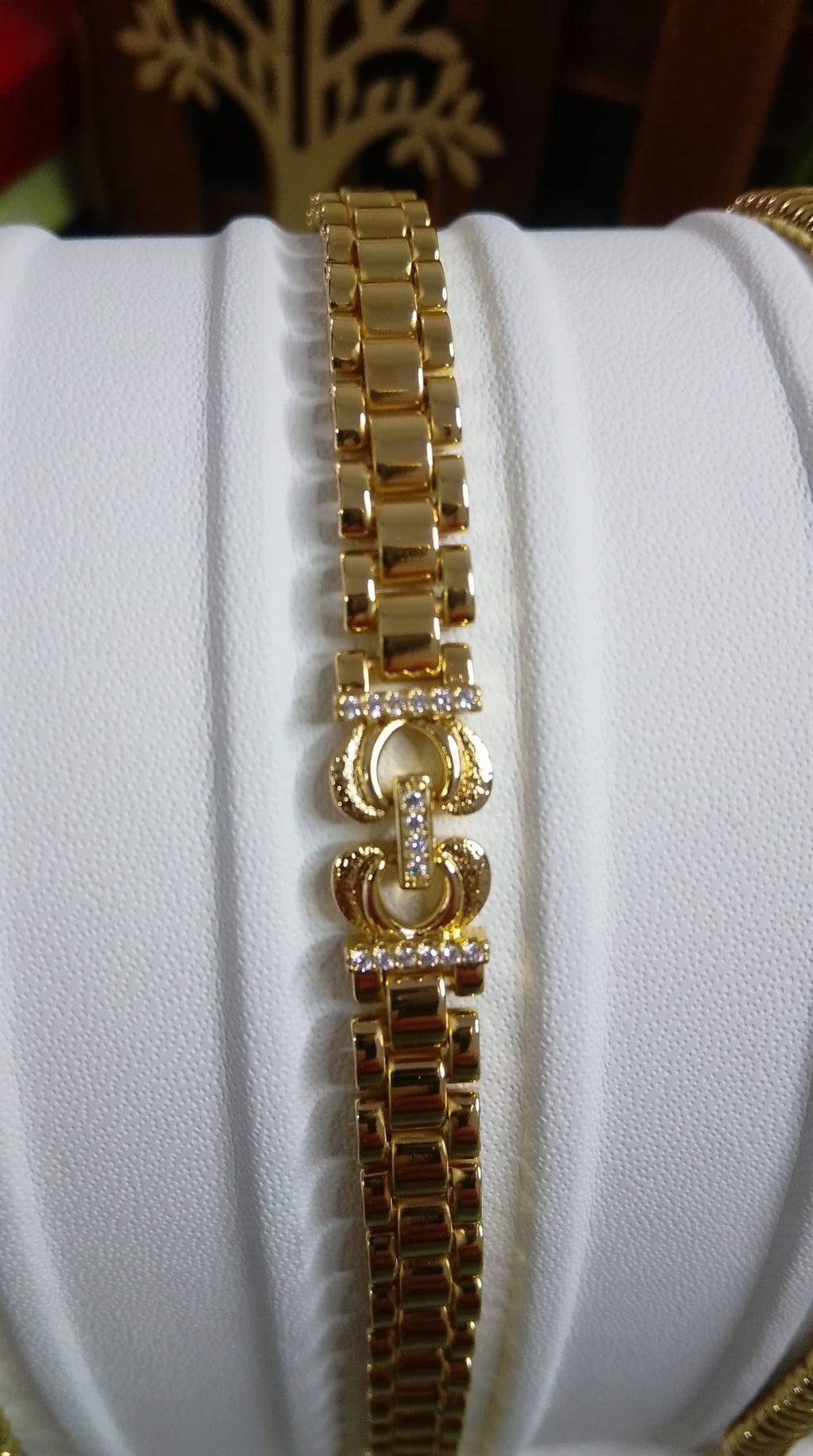 Bracciale Donna in Acciaio Inox Dorato con Maglia Elegante e Zirconi