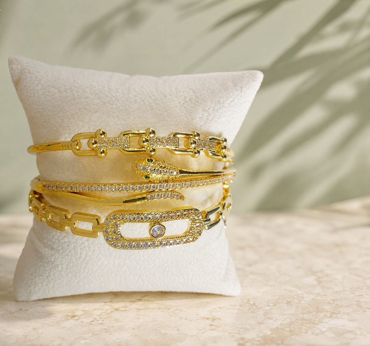 Set di 3 Bracciali Eleganti in Acciaio inossidabile con zirconi.