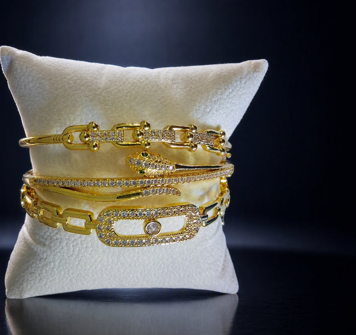 Set di 3 Bracciali Eleganti in Acciaio inossidabile con zirconi.
