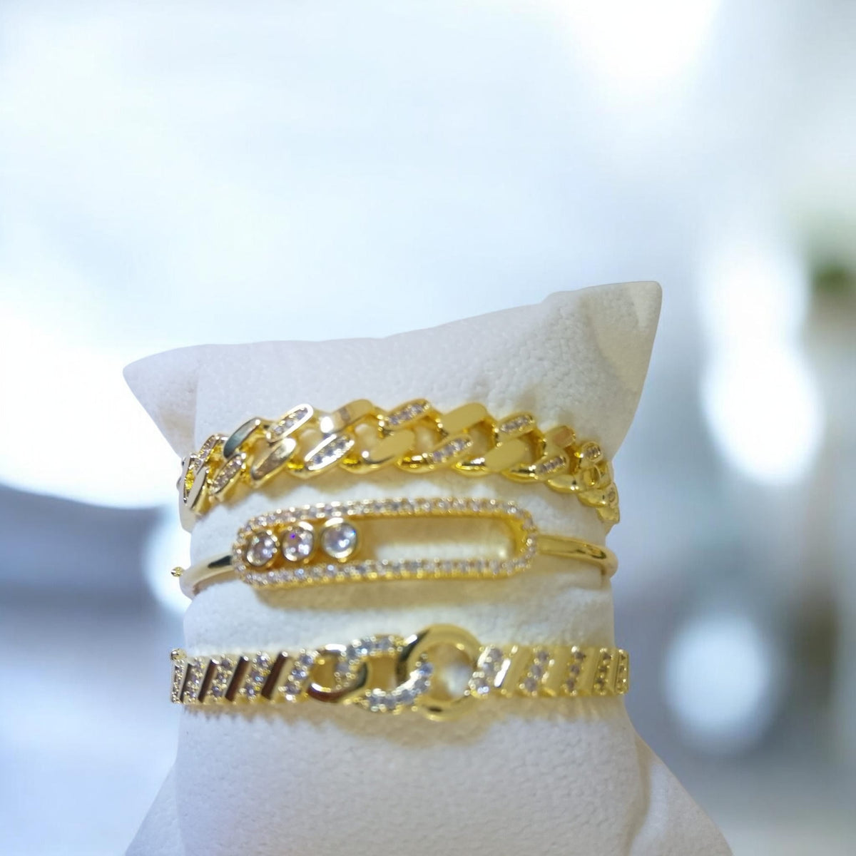 Set di 3 Bracciali in Acciaio Inossidabile Dorato con Zirconi - Collezione Elegance