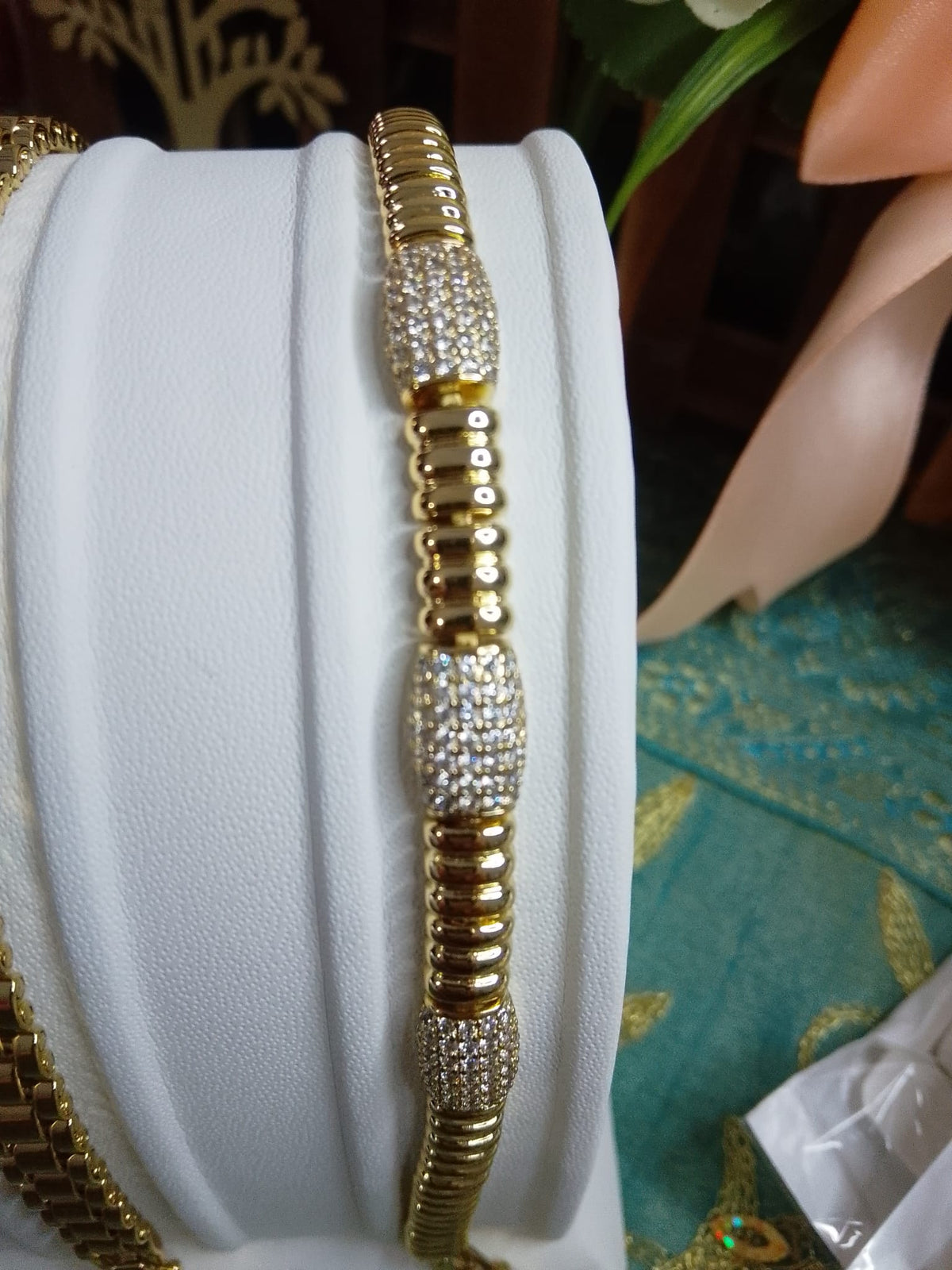 Bracciale in Acciaio Inox Dorato con Zirconi Luminosi