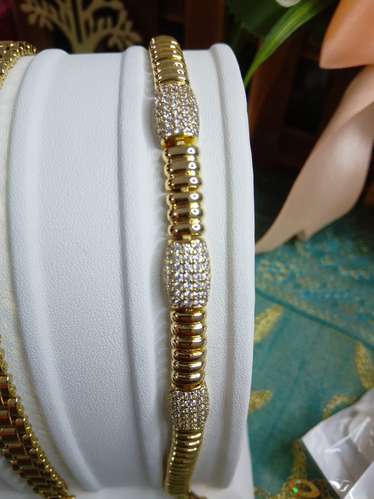 Bracciale in Acciaio Inox Dorato con Zirconi Luminosi