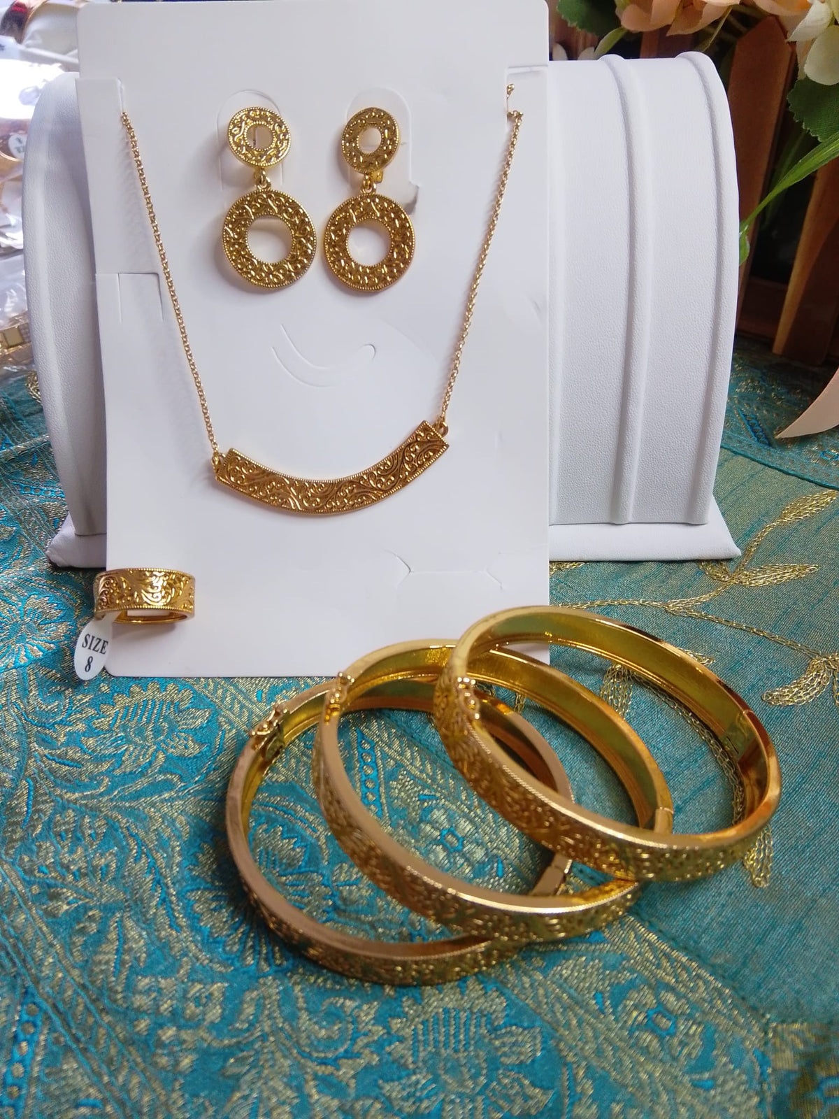 Completo Gioielli in Acciaio Inossidabile Collana, Orecchini, Anello e Bracciali