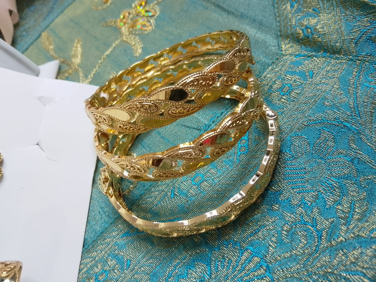 Parure Comlpeto in Acciaio Inossidabile Dorato