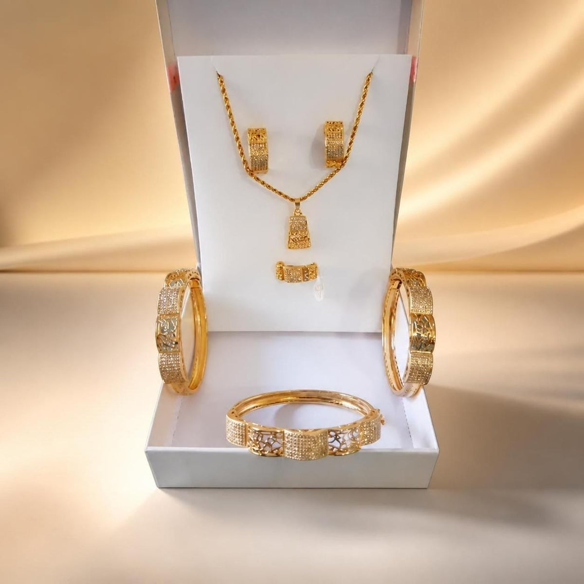 Set di Gioielli Completo in Acciaio Inossidabile Placcato Oro - Collana, Orecchini, Anello e Bracciali