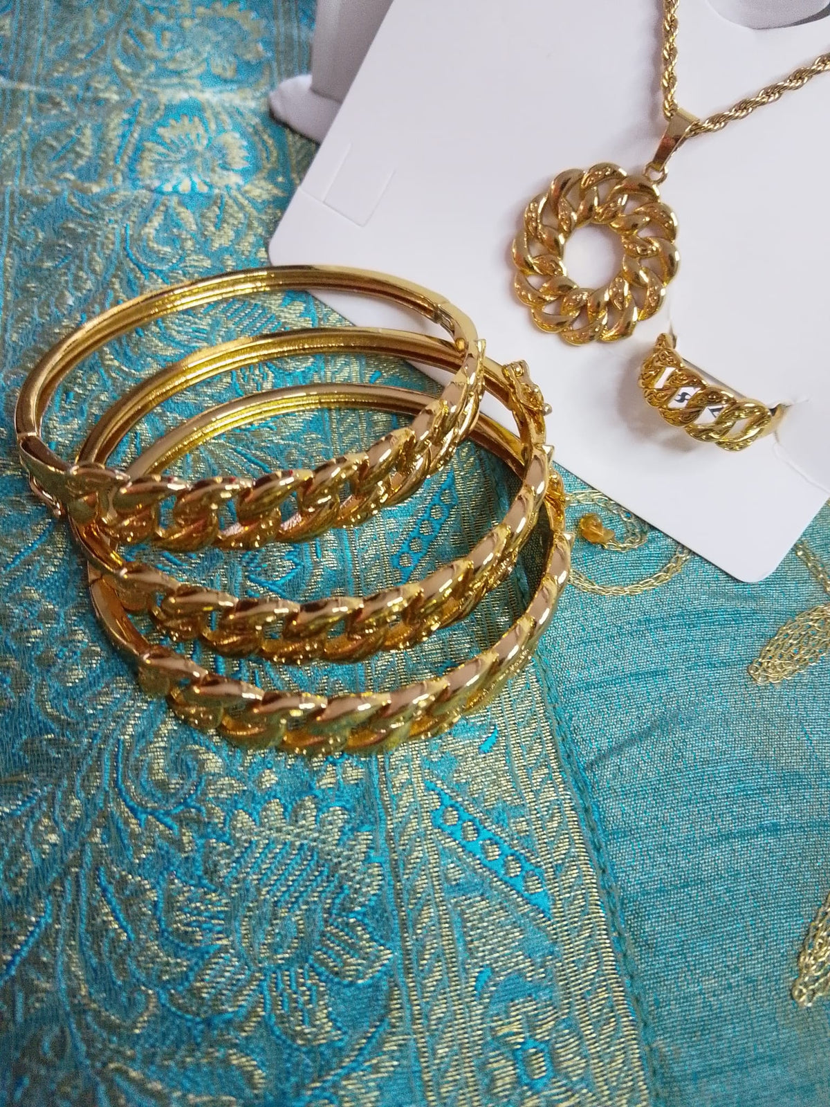 Set di Gioielli in Acciaio Inossidabile Collana, Orecchini, Anello e Bracciali